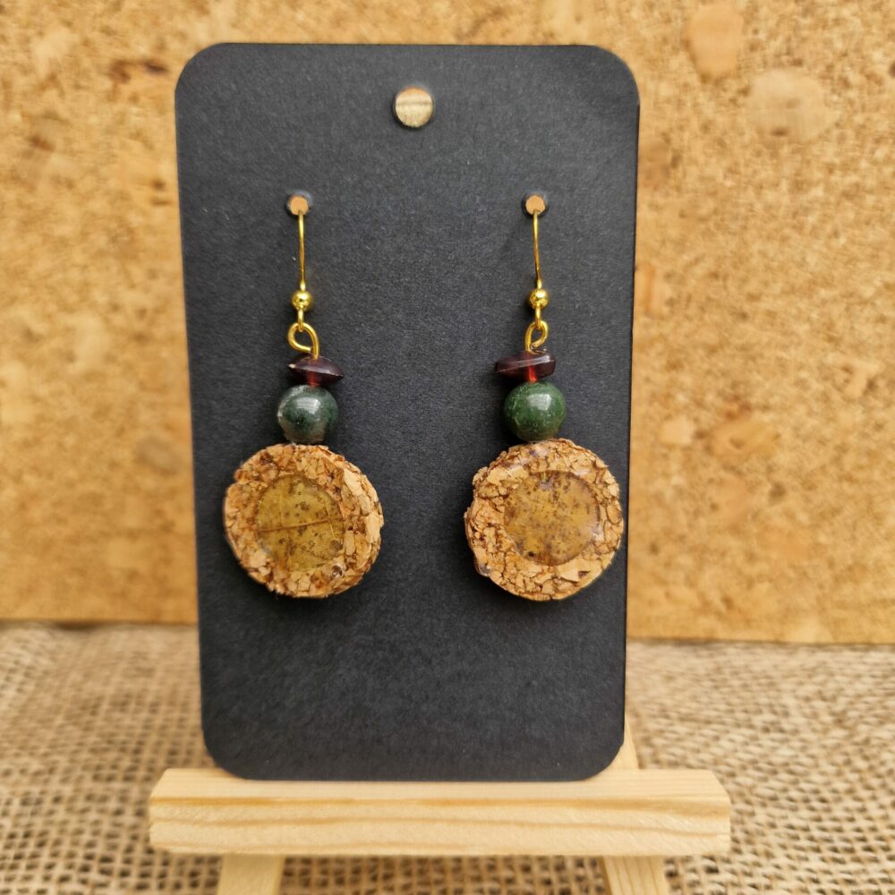 Boucles d’oreilles résine et feuille automnale – 5 cm – acier inoxydable doré – pièce unique