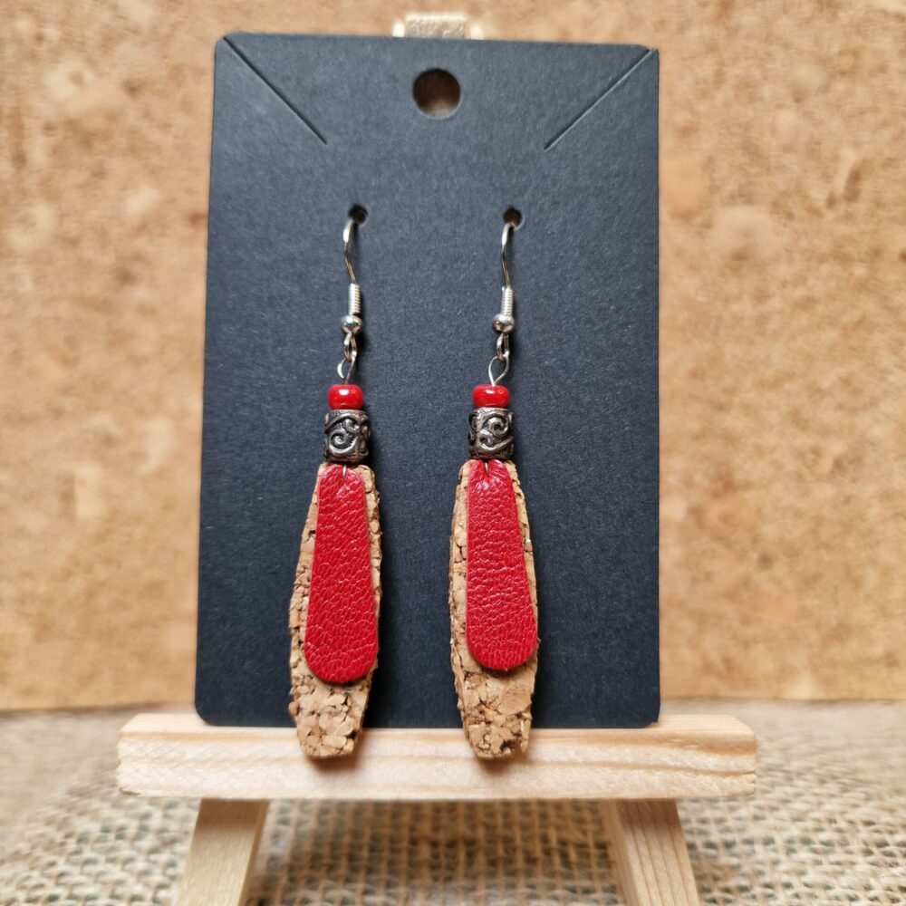 Boucles d’oreilles liège & cuir rouge – 6 cm – pièce unique – acier inoxydable argenté
