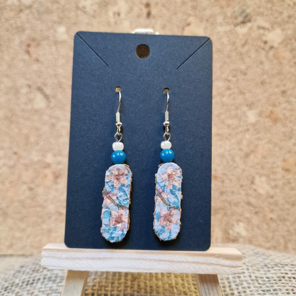 boucles d’oreilles liège serviette fleurs bleues et roses