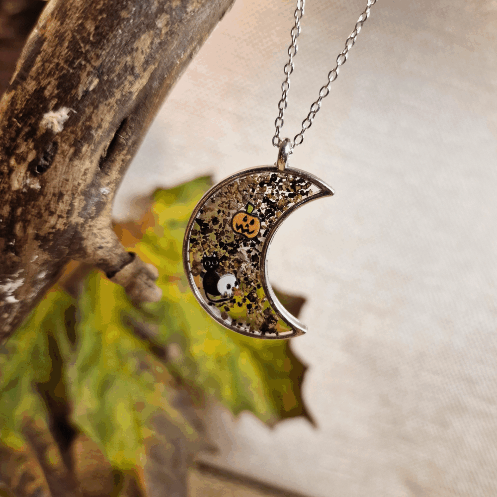 Collier lune Halloween résine & liège noir-rouge – Cé’rénité
