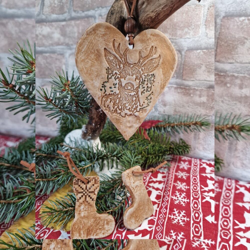 Suspensions cœur et bottes en argile & perles bois (10 cm et 5 cm)